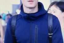 霍建华吐舌卖萌生活照