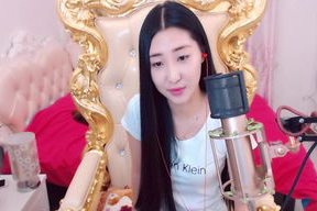yy女主播土豪睡图片